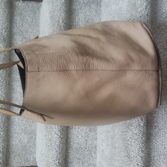 Chloé calf skin tote with zip side pocket Authentic - Picture 5 of 13